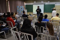Alunos da Escola Sidrônia debatem o sistema político em curso promovido pela Escola do Parlamento