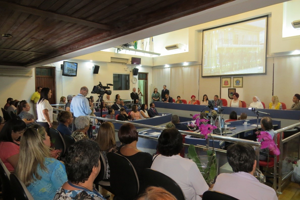 Câmara Municipal realiza Sessão Solene em homenagem ao  Dia Internacional da Mulher